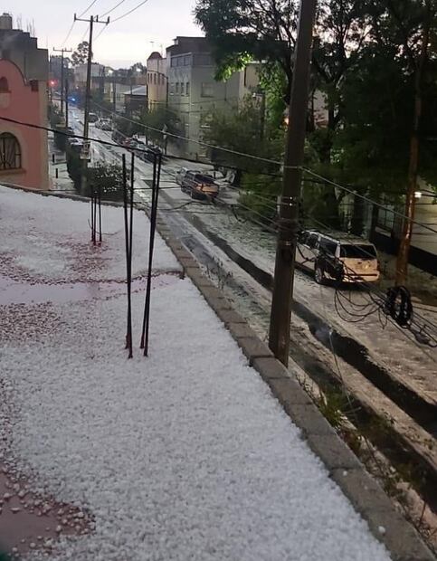 Así "pintó" de blanco fuerte granizada a la CDMX: fotos y videos