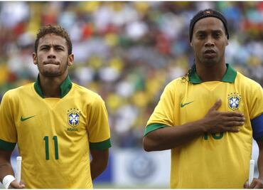 Ronaldinho defiende a Neymar de las críticas, “es de los mejores jugadores del mundo”