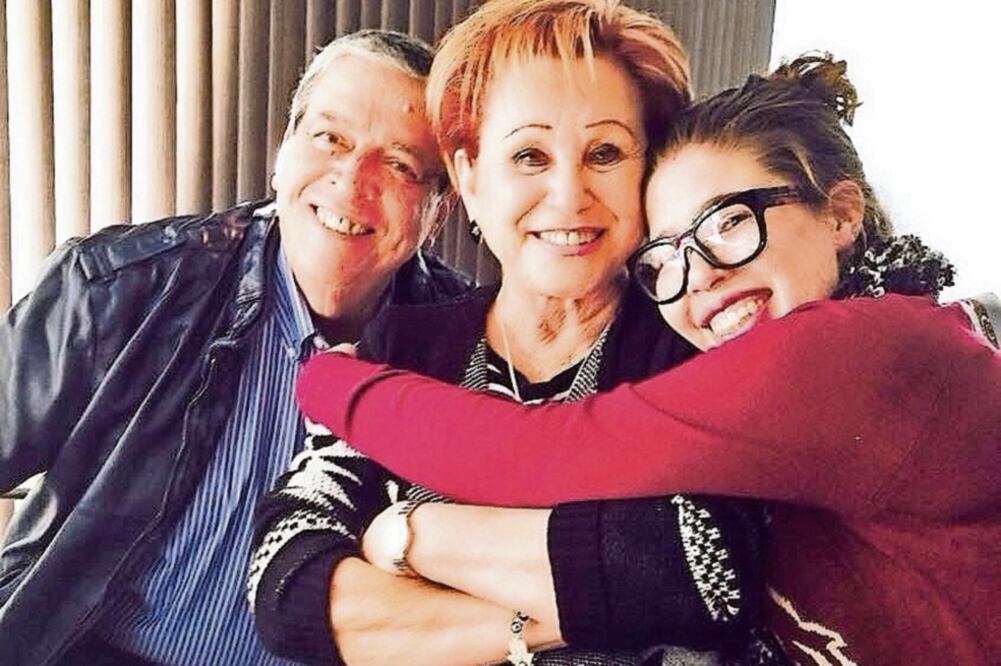 Érika (centro) tiene 67 años de edad y cinco de que fue diagnosticada con diabetes. Antes, entre sus hábitos, estaba el cenar dos panes de dulce (CORTESÍA ÉRIKA DEL PILAR MORENO)