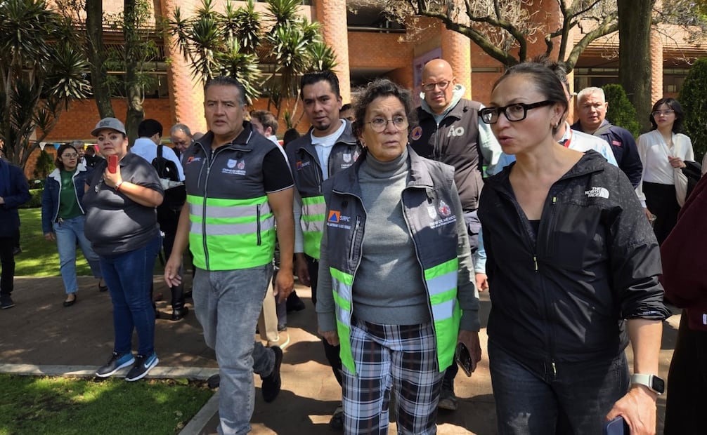 SGIRPC atiende caída de gradas en universidad de Álvaro Obregón. Foto: tomada de X @SGIRPC_CDMX