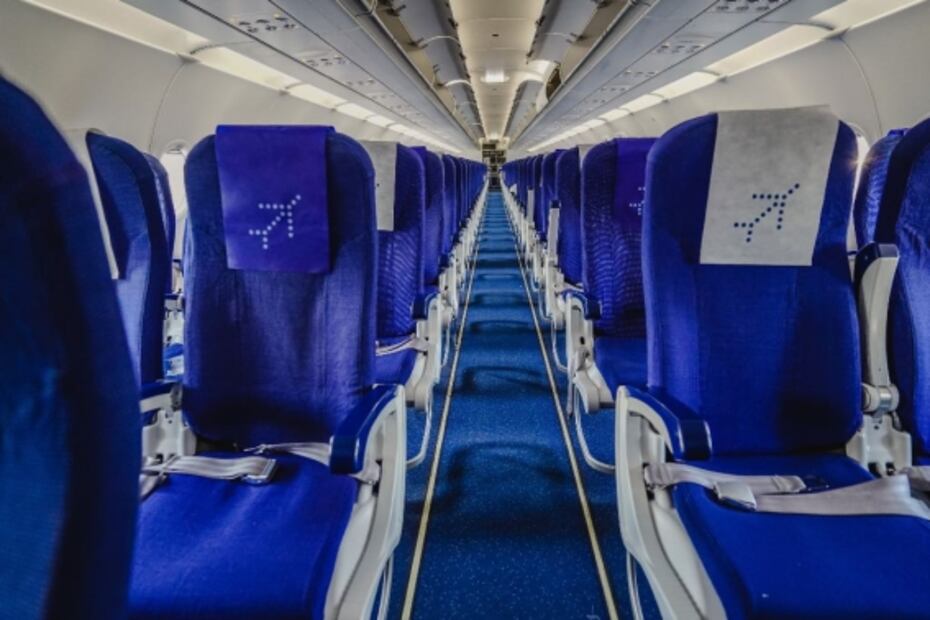 ¿Es de mal gusto reclinar el asiento durante un vuelo?