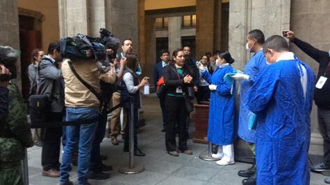 Aumentan medidas sanitarias para ingresar a La "Mañanera" de AMLO