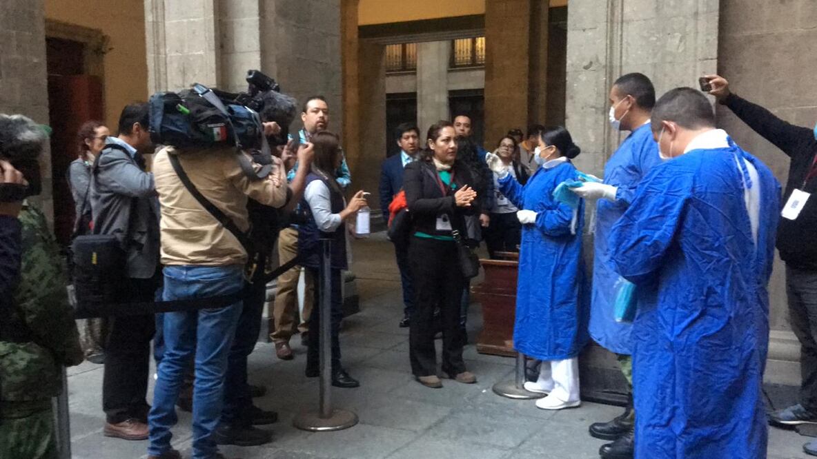 Aumentan medidas sanitarias para ingresar a La "Mañanera" de AMLO