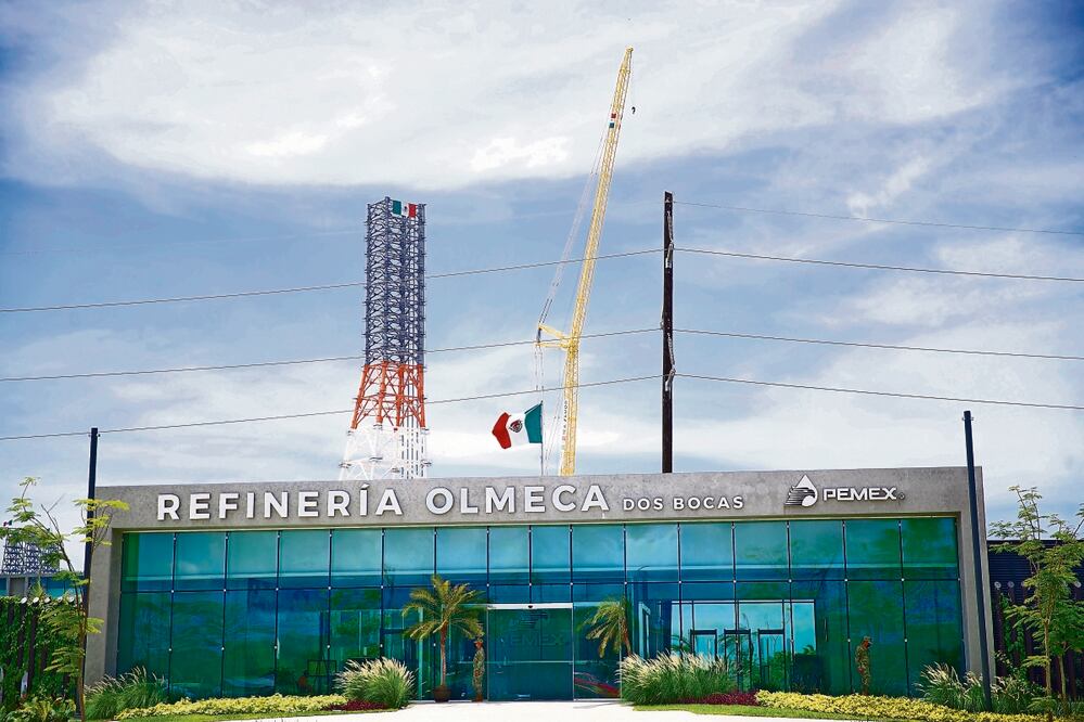 Ante los fuertes vientos y mareas, en promedio en el último lustro cada año el puerto de Dos Bocas está cerrado 50 días, reporta la Semar. Foto: Archivo / EL UNIVERSAL