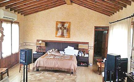 Amigo lo despide con “Eso y más”