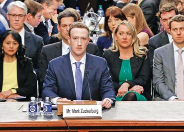 Facebook coopera con fiscal especial Mueller: Zuckerberg