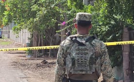 Hallan dos cuerpos en ataúdes en el patio de una vivienda de Navolato, Sinaloa; permanecen sin identificar