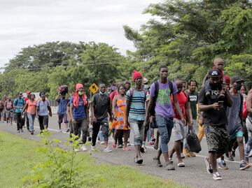 AMLO y gobernadores acuerdan acciones para proteger a migrantes de "polleros"
