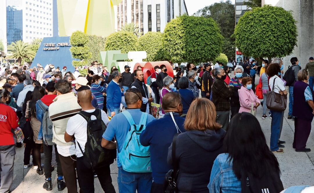 Las oficinas del SAT lucieron abarrotadas en meses pasados por contribuyentes que buscaban su Constancia de Situación Fiscal. 