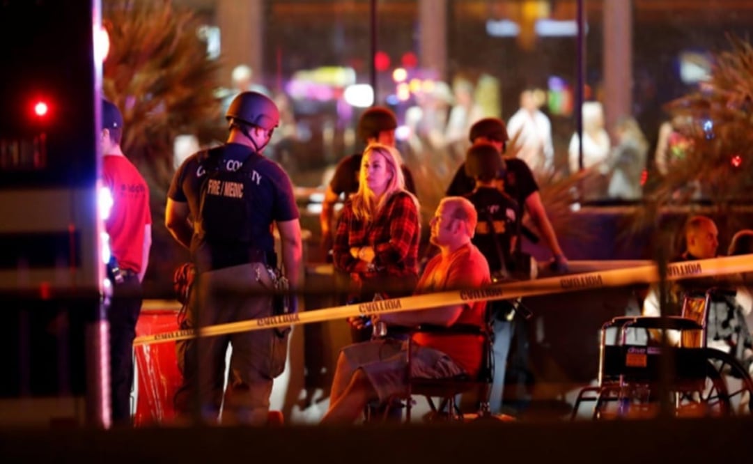 People wait in a medical staging area after a mass shooting during a music festival in Las Vegas, Nevada – Photo: Steve Marcus/REUTERS