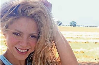 Piqué graba a Shakira intentando tomarse una selfie