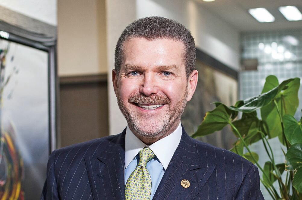 “A paso lento, pero habrá ley antiguaruras”