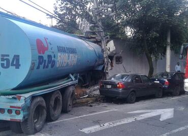 SSP confirma 4 muertos y 20 lesionados por impacto de pipa de agua