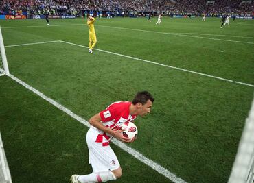 Error de Lloris permite gol a Manzukic