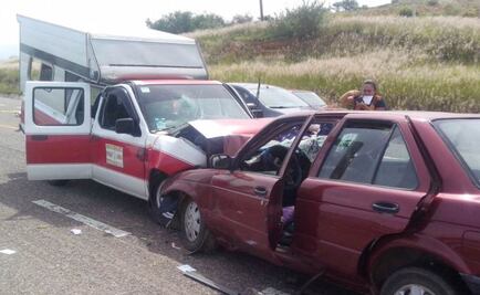 Choque deja tres muertos y 9 heridos en Oaxaca