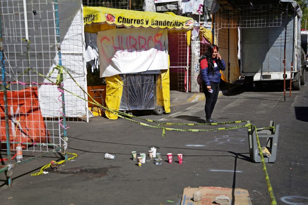 La investigación a una banda de extorsionadores detonó una balacera que dejó dos muertos y siete heridos en Iztacalco. Foto: CARLOS MEJÍA. EL UNIVERSAL