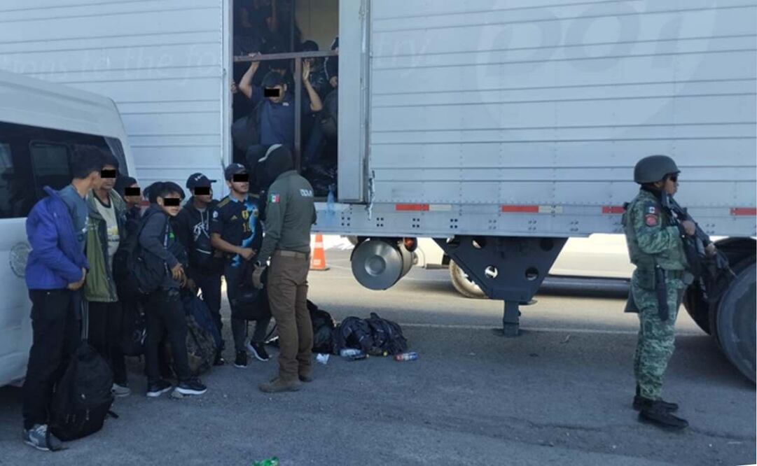 Localizan a 257 migrantes en tractocamión con doble semirremolque en Chihuahua. Foto: Especial