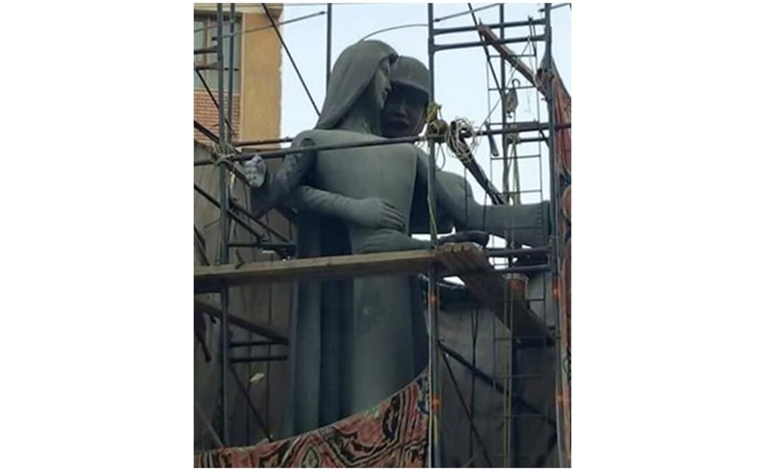 En lugar de la escultura con la figura del soldado habrá una rama de oliva y 10 palomas blancas. Foto: AP