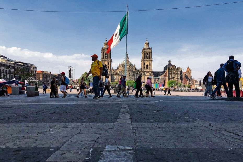  Autoriza INAH pisos y mobiliario  para  el  Zócalo peatonal