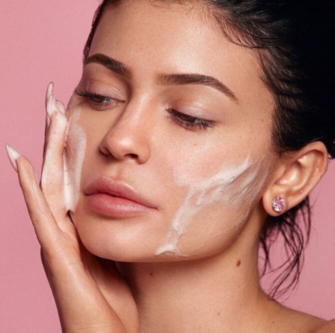 Kylie Jenner promete un éxito con su línea de cuidados para la piel. Foto: Instagram
