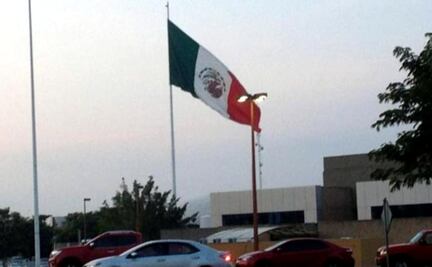 Sancionan a militares por izar bandera al revés en Colima