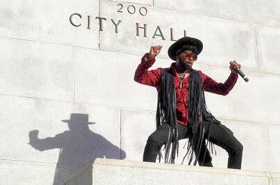 Unos celebran a Prince, otros lo investigan