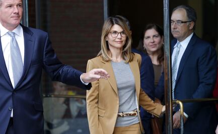 Dictan prisión a Lori Loughlin por sobornos universitarios