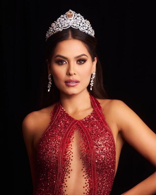 Andrea Meza se coronó en Miss Universo con un vestido de diseñador mexicano