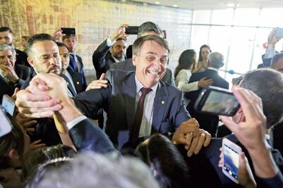 Exigen a Bolsonaro dar cuentas claras