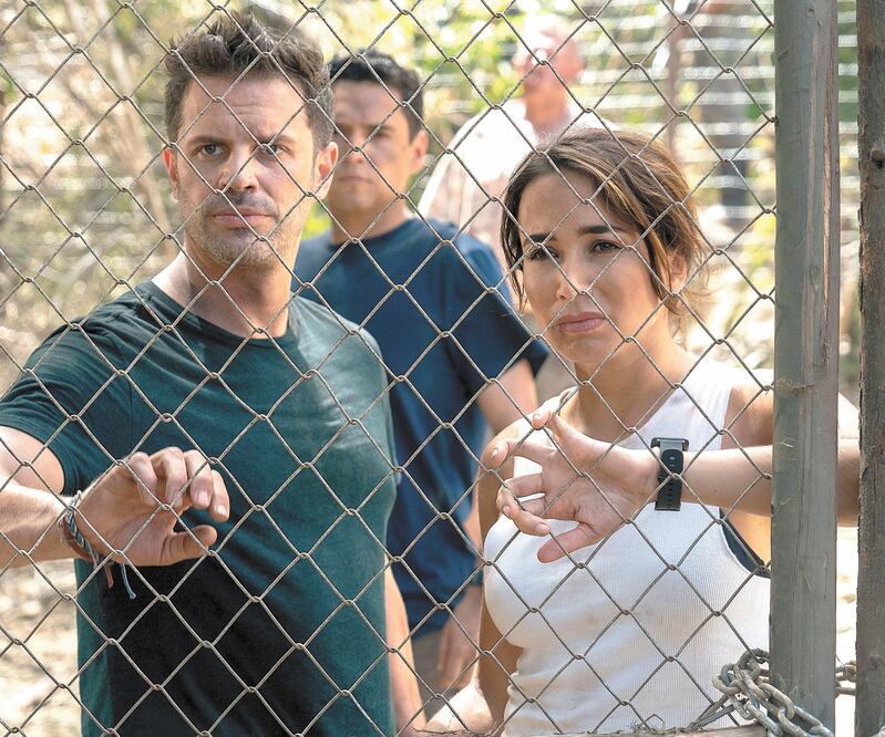 Mark Tacher y Majida Issa serán dos policías con la dura misión de atrapar al delincuente apodado El Guapo. Foto: TELEMUNDO