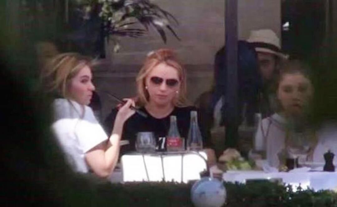 Angélica Rivera con sus hijas en París. Foto: Especial