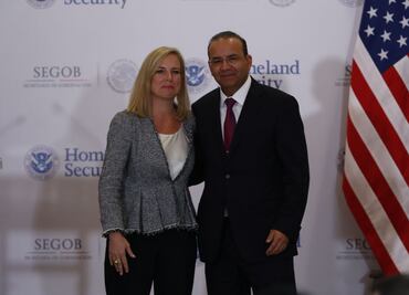 Que drogas no vayan al norte ni armas al sur, coinciden México y EU