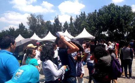 Pese a indicaciones, observan el eclipse sin protección adecuada