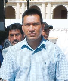 Visten a alcalde de mujer como castigo “ejemplar”