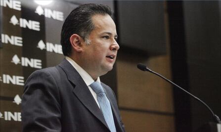 Who's benefiting from the ousting of the Prosecutor?