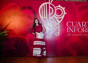 Hermana de Layda Sansores rinde su informe al frente del DIF de Campeche, cantando