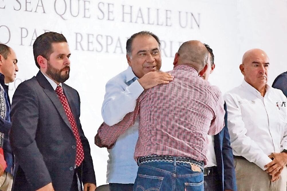 El gobernador Héctor Astudillo puso ayer en marcha el plan Guerrero Contigo, que cuenta con 25 mdp e incluye 107 acciones para apoyar a los repatriados. (ESPECIAL)