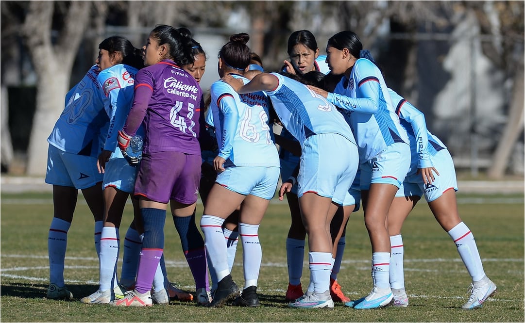 El Cruz Azul Femenil Sub-19 en un partido contra FC Juárez. FOTO: IMAGO7