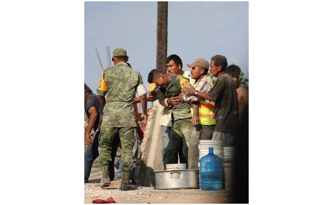 Hombre que perdió a esposa e hija conocerá a soldado rescatista
