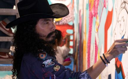 Ve en vivo la creación de un mural sobre migración en San Ildefonso