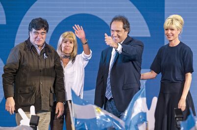 Oficialista Scioli, tras aliados para asegurar la presidencia