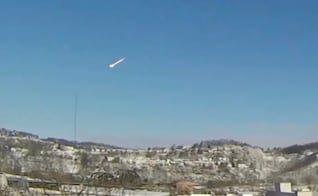 Meteorito de 7 toneladas cruza el cielo de Cleveland; estalla en la atmósfera y genera alarma