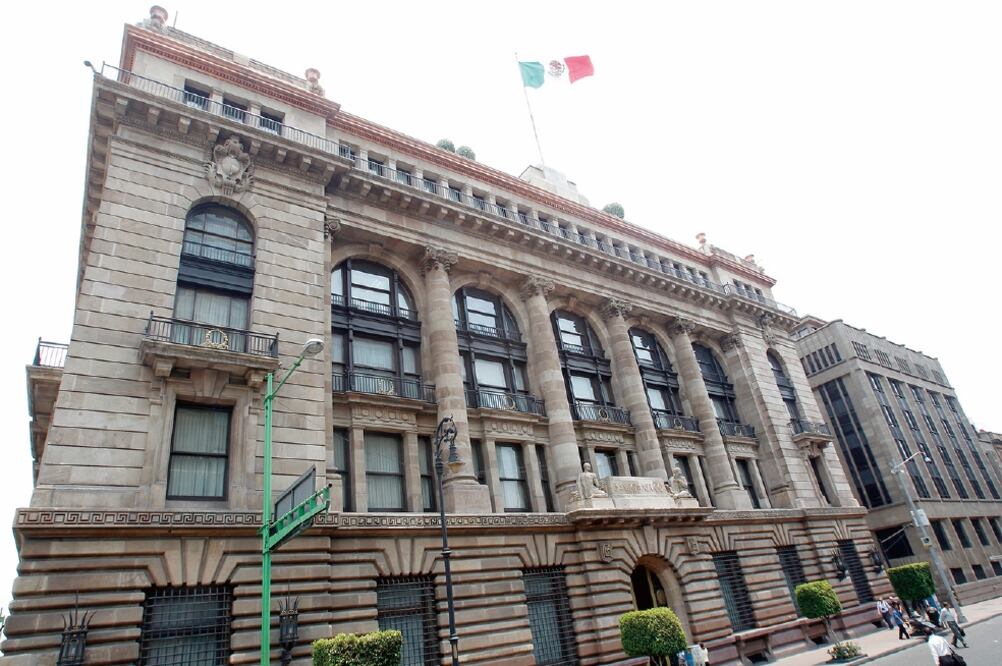 Según Banxico, en el SPID operan 24 bancos privados que manejan 100 mil cuentas en dólares de clientes que son empresas (ARCHIVO EL UNIVERSAL)