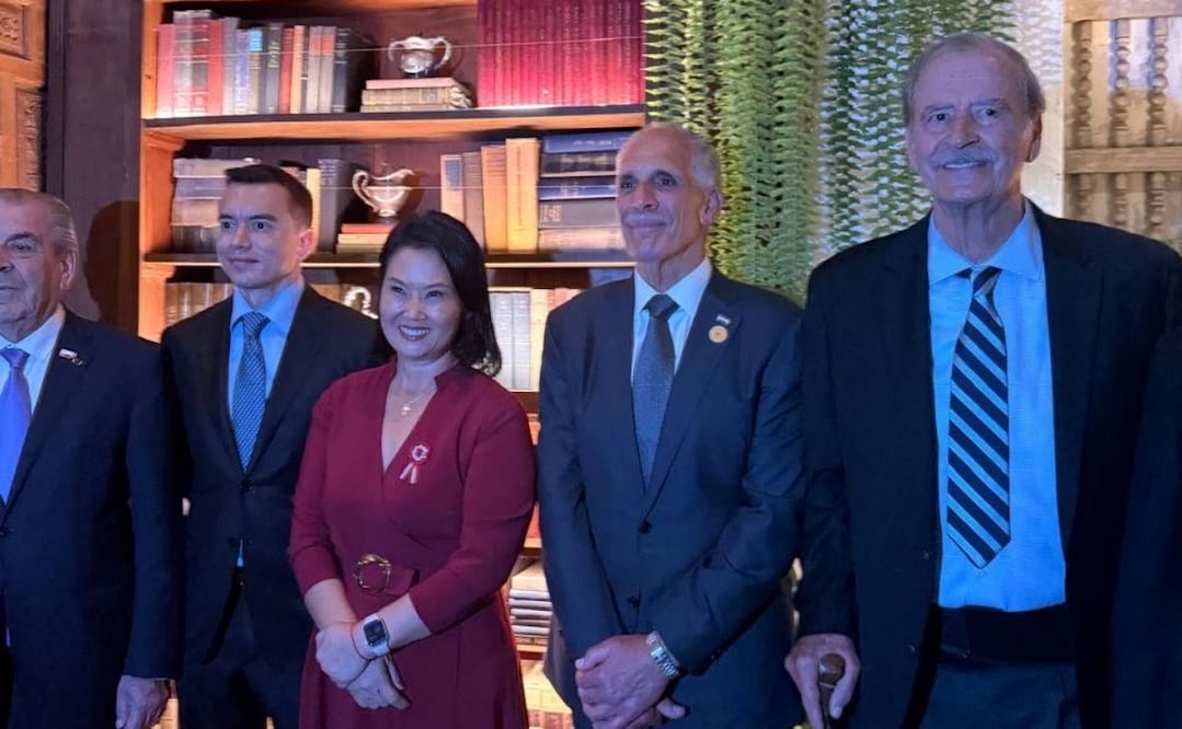 Vicente Fox posa junto a Nasry "Tito" Asfura, presidente de  Hoduras; Keiko Fujimori presidenta de Perú; Daniel Noboa, presidente de Ecuador y Luis Abinader, presidente de Domicana. FOTO: Especial