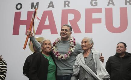 Arropan a García Harfuch en evento en Topilejo; le dan bastón de mando