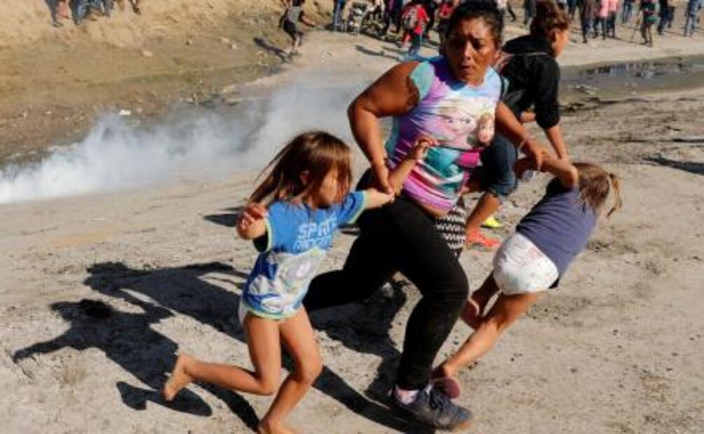 La historia detrás de la imagen de migrantes que indignó al mundo