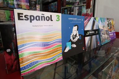 Con sesgo ideológico, libros que la SEP dará a maestros