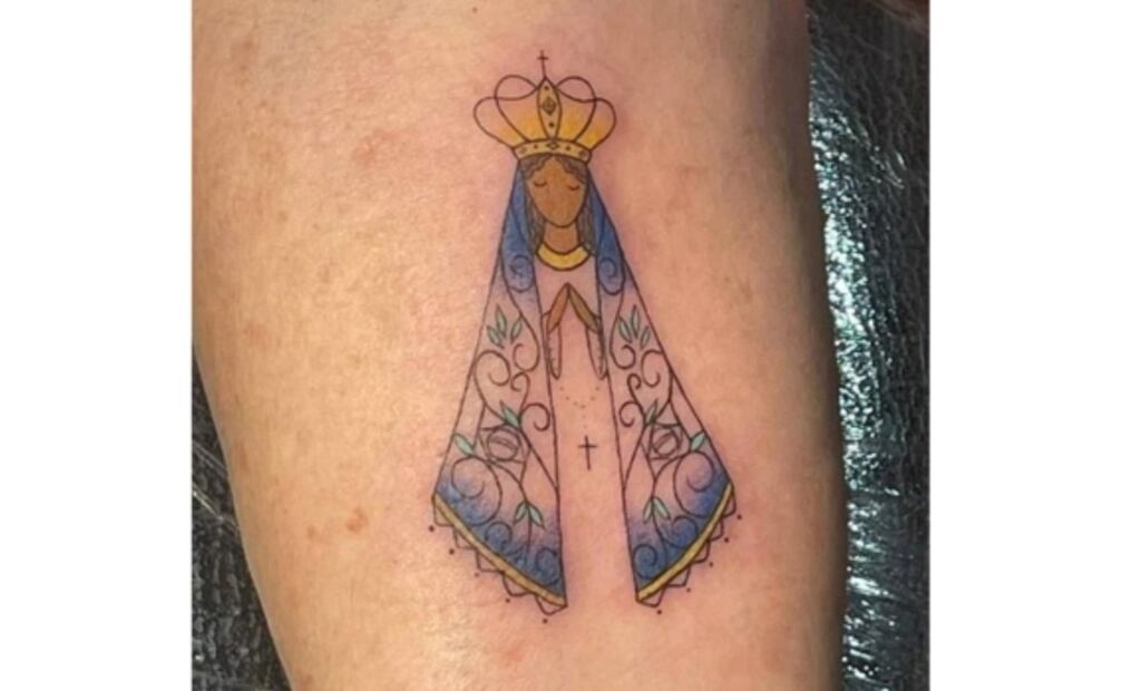 Promesa cumplida: Abuelita de 91 años se tatúa luego que su nieto entrara a la Universidad