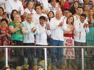 FOTOS: Hugo Aguilar asiste como invitado especial a la Guelaguetza en Oaxaca; le acompañan Nahle, Jara y Castro Cosío