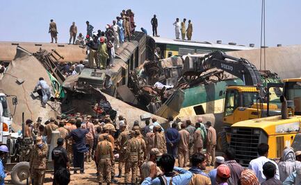 Aumenta a 40 cifra de muertos tras choque de trenes en Paquistán